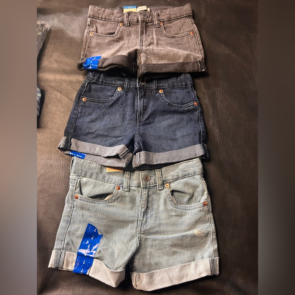 Girls Levi’s shorts!